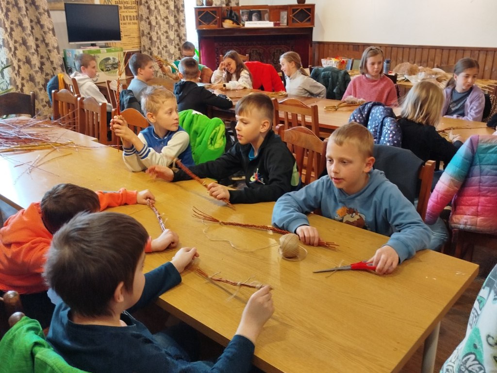 Dubnové Bystřicko čte dětem a velikonoční dílničky  6