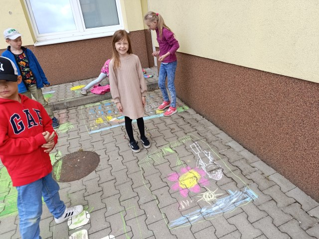 Družina - malování na asfalt 5