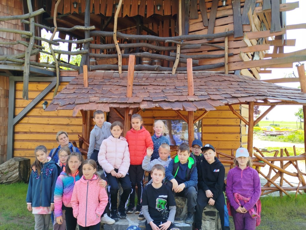 Školní výlet 3. AB Resort Březová 10
