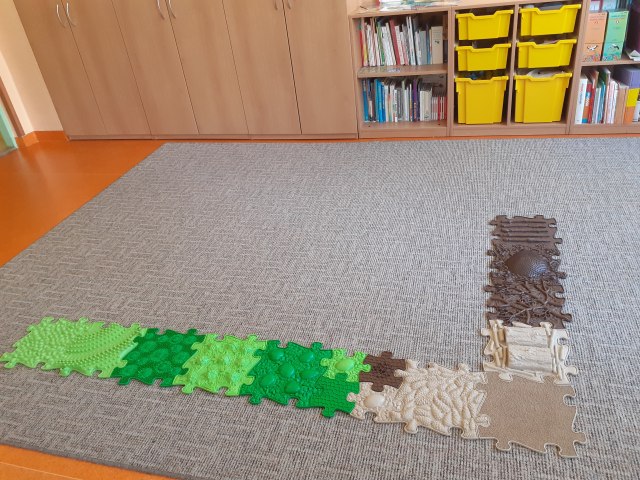 V pondělí začínáme... 1
