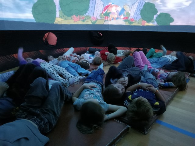 1. A Mobilní planetárium 4