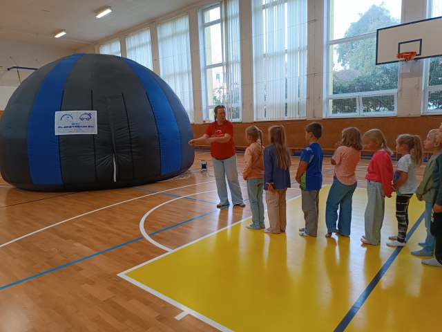 Mobilní planetárium 4