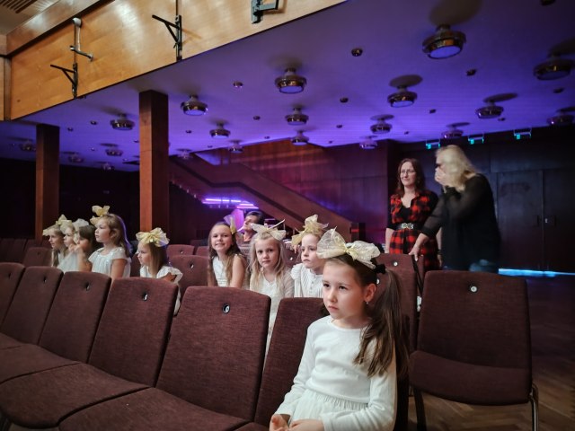 Družina - Vystupujeme na akademii 1