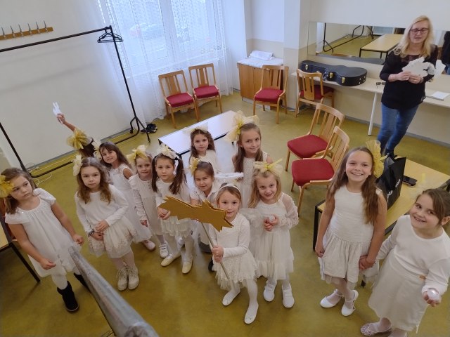 Družina - Vystupujeme na akademii 3