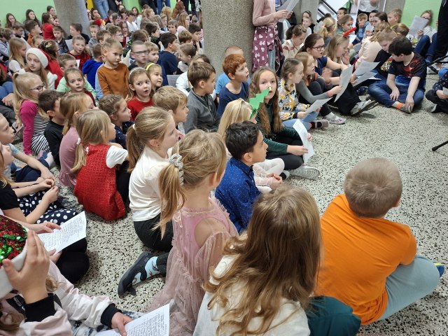 Zpívání na schodech 5