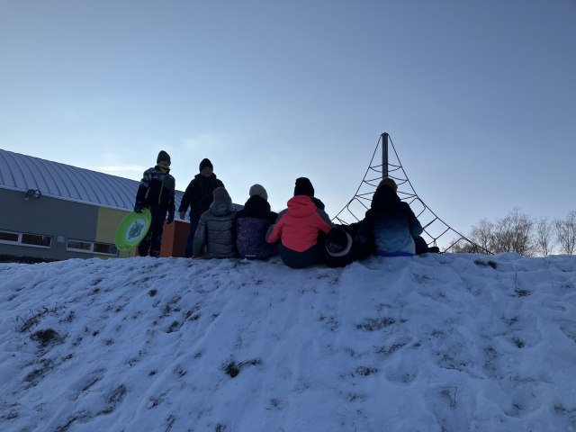 Družina - Užíváme si sněhu 2