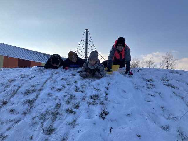 Družina - Užíváme si sněhu 5