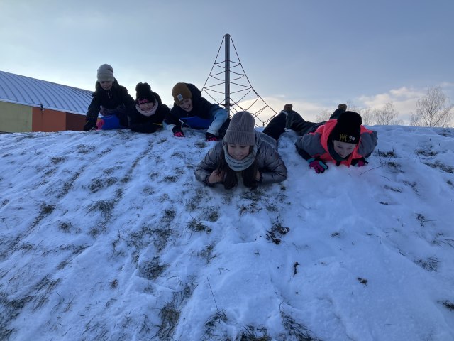 Družina - Užíváme si sněhu 7