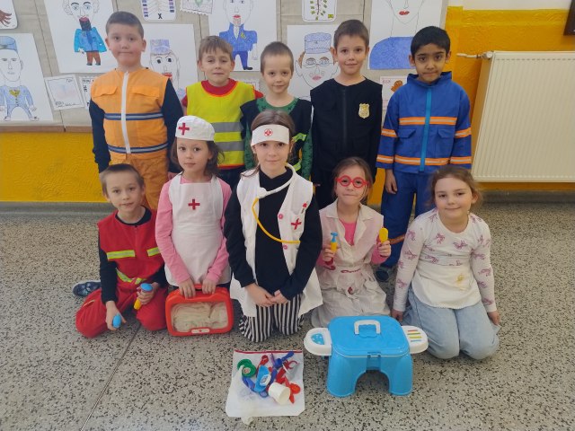 Družina - Řemesla a povolání, malí zdravotníci 1