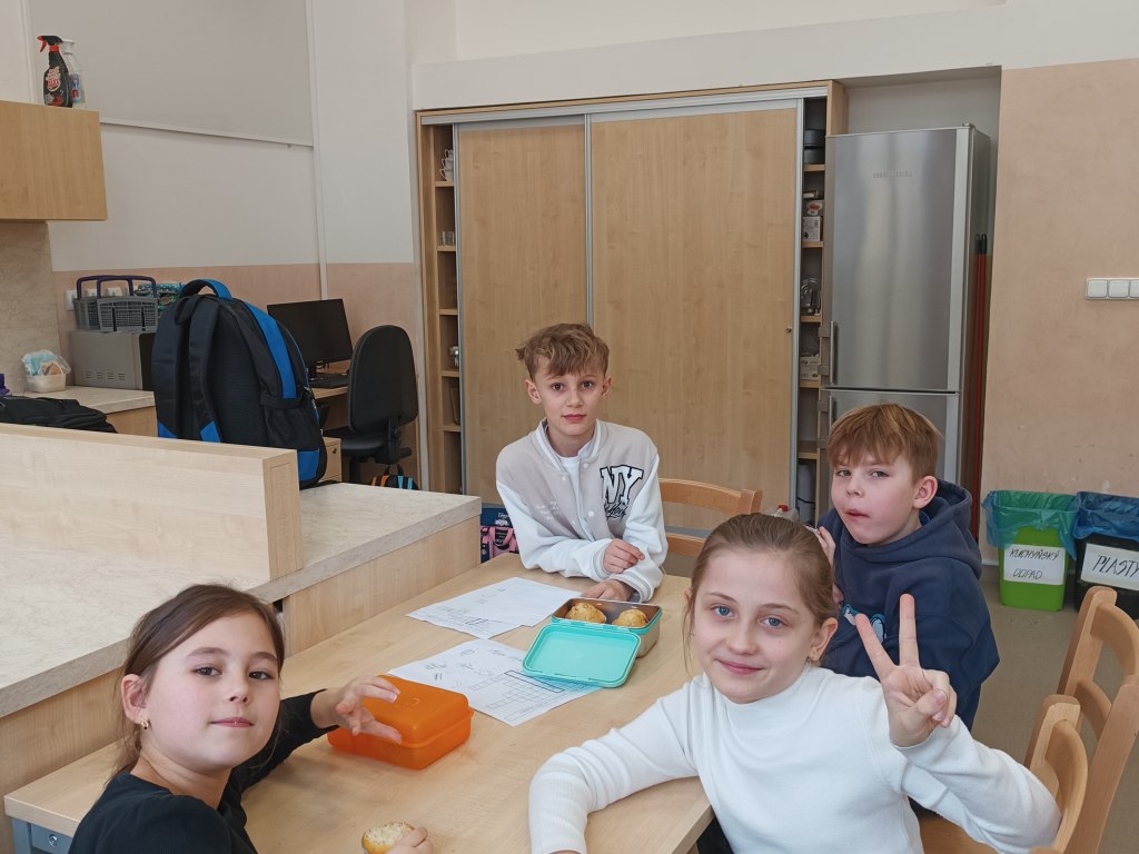 3.B - masopustní pečení  16