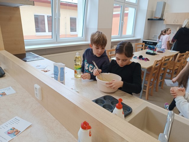 3.B - masopustní pečení  2