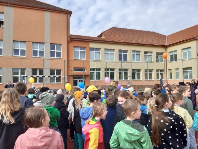 Sluníčkový den 4.B 3