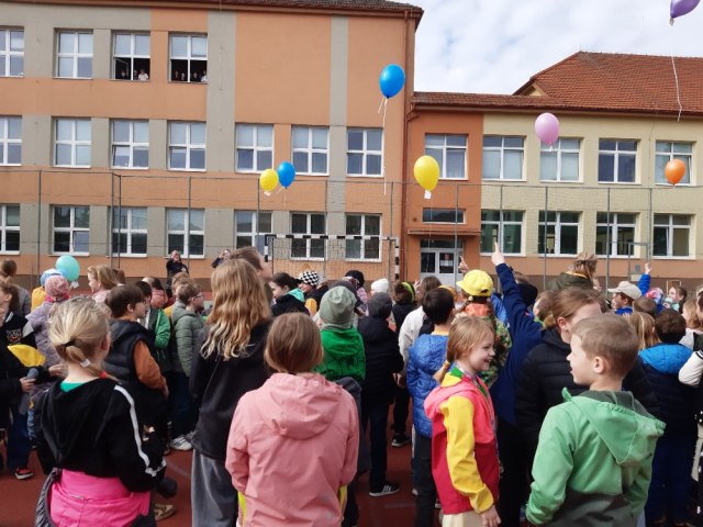 Sluníčkový den 4.B 4