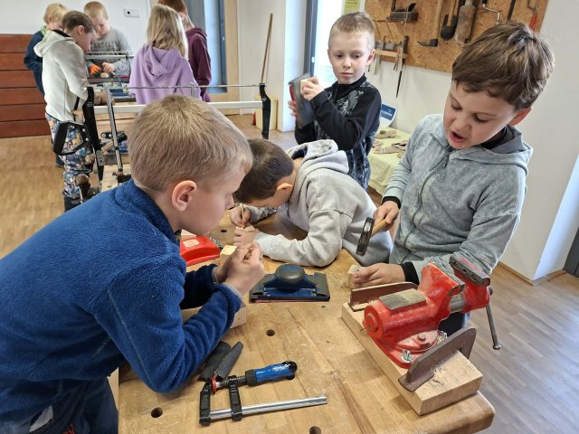 Krása dřeva očima druháků 2