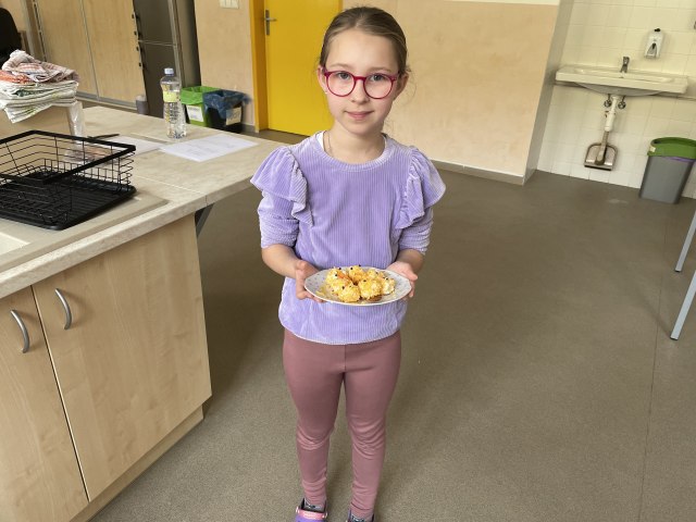 Třeťáci vyráběli sýrová kuřátka_3.B 1