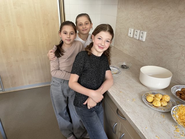 Třeťáci vyráběli sýrová kuřátka_3.B 1