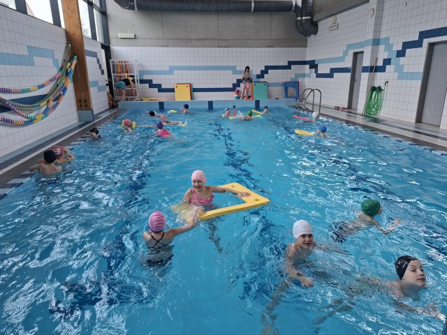 Plavání pokračuje 1