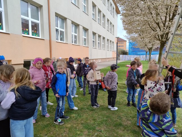 Družina - Instalace ptačích budek 6
