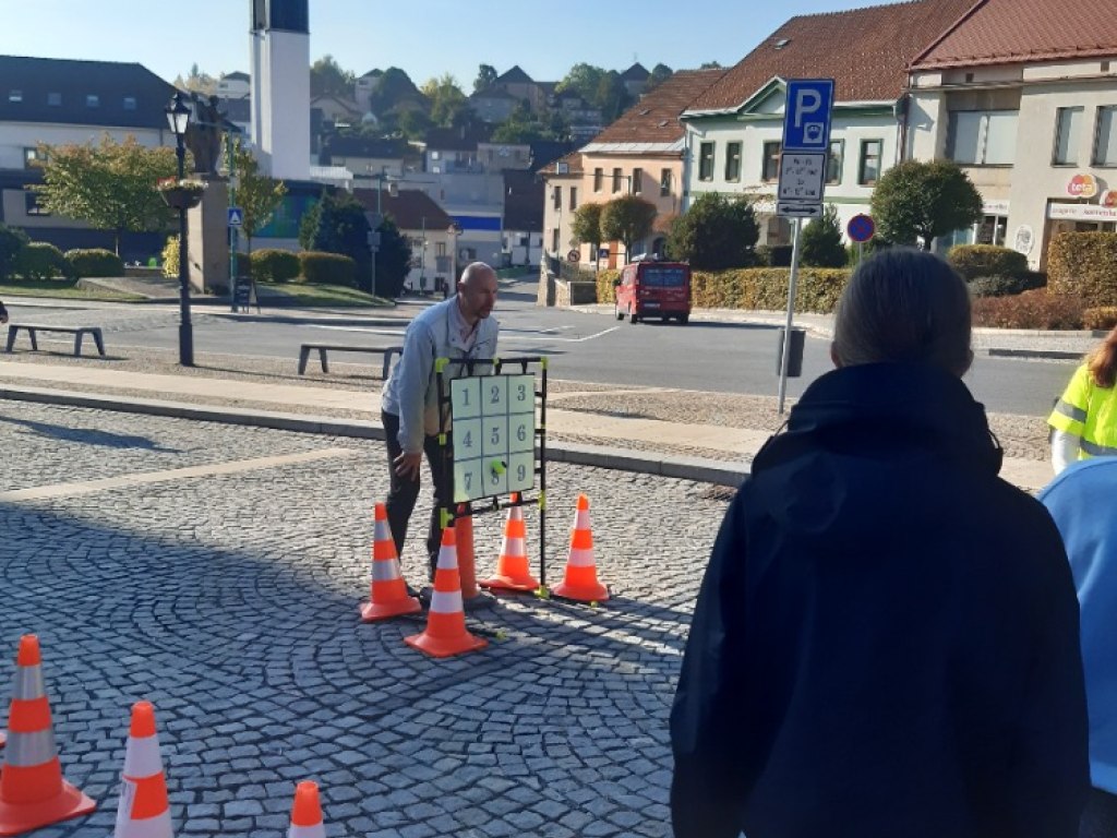 Pěšky či na kole, bezpečně ke škole 1.B 3