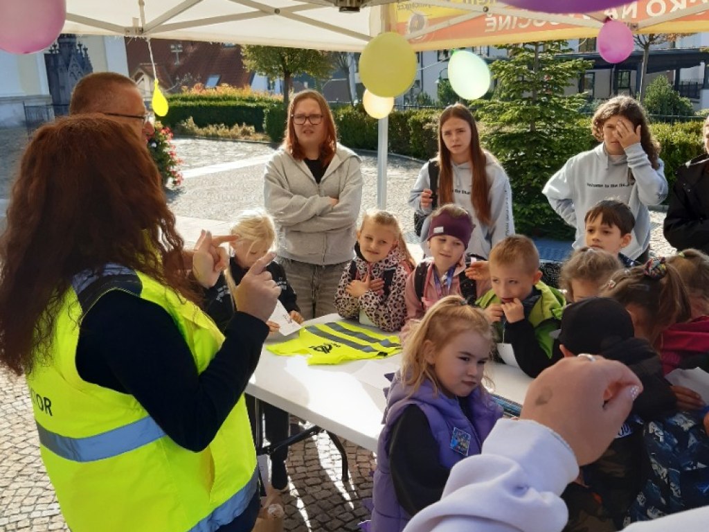 Pěšky či na kole, bezpečně ke škole 1.B 16