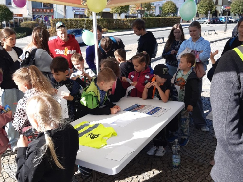 Pěšky či na kole, bezpečně ke škole 1.B 17