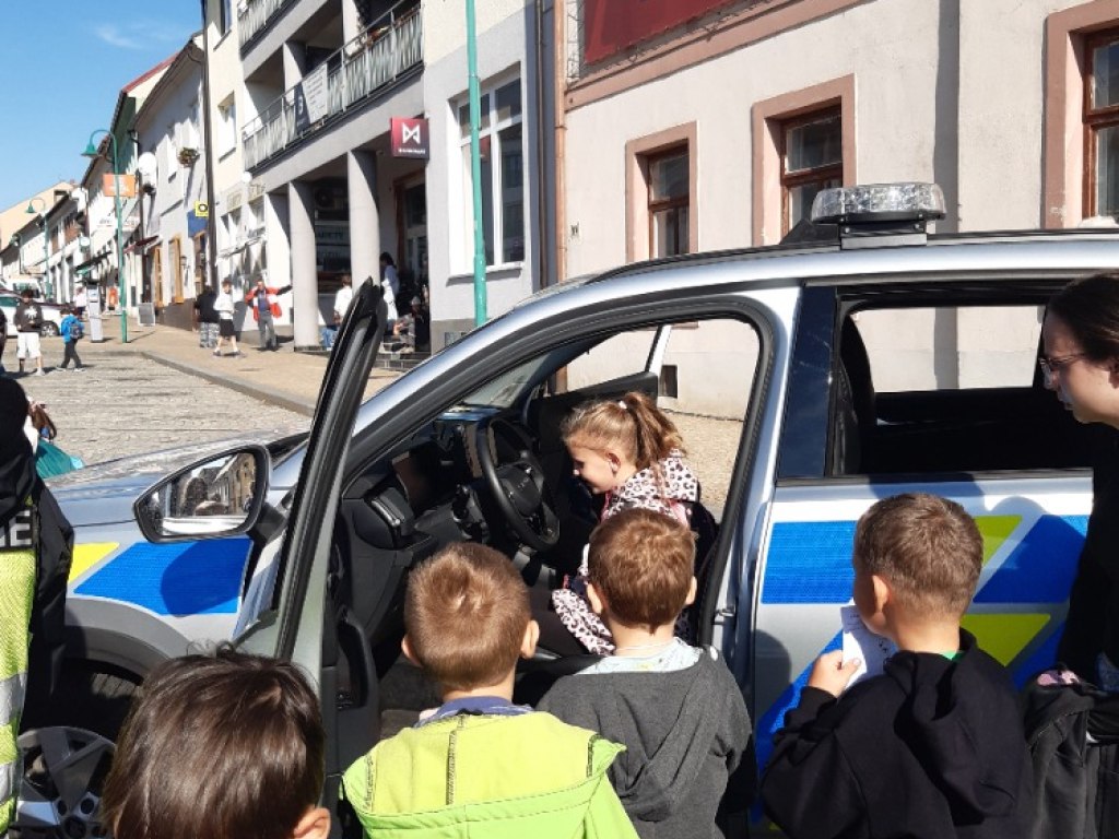 Pěšky či na kole, bezpečně ke škole 1.B 27